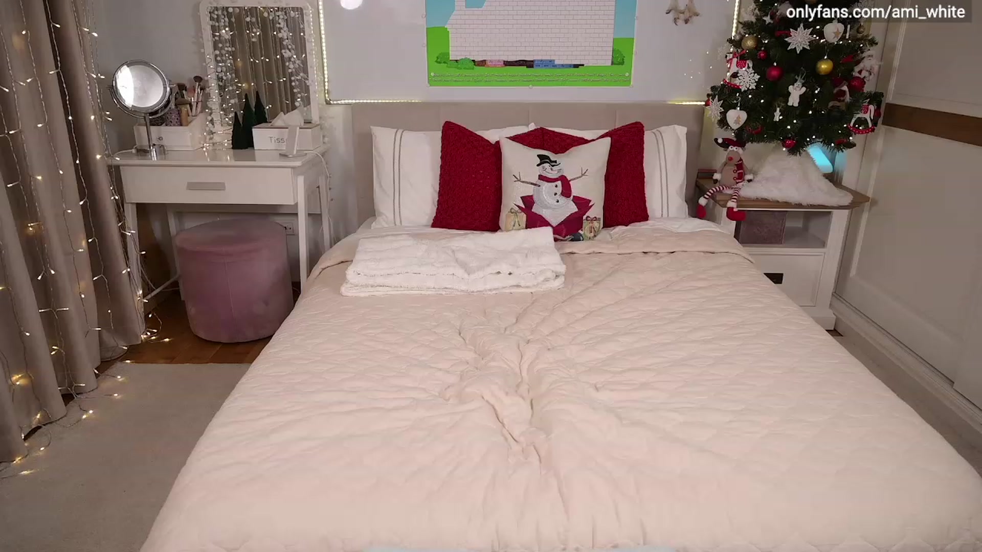 Gallery image thumbnail from Ami_White's myfreecams stream on, 01/16/2023, 17:37 image 14 of 20