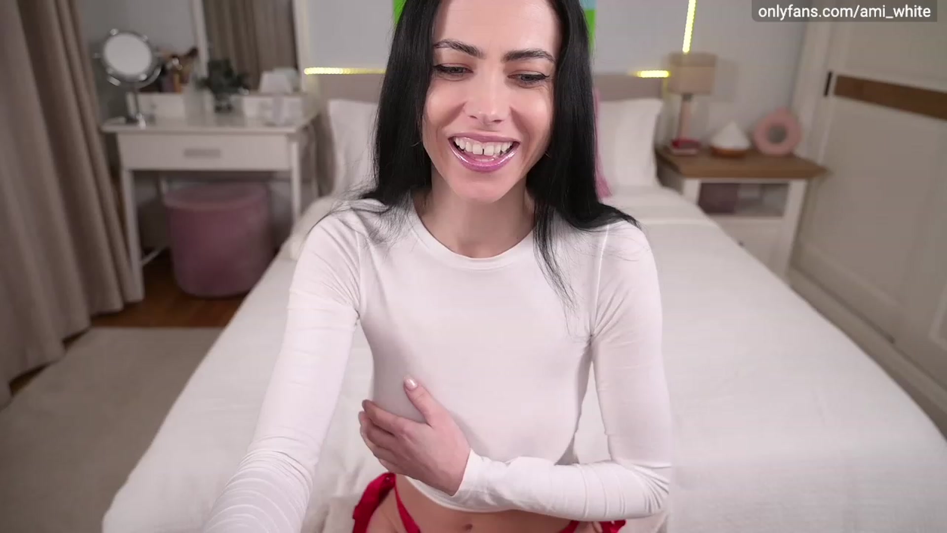 Gallery image thumbnail from Ami_White's myfreecams stream on, 01/17/2023, 18:57 image 6 of 20