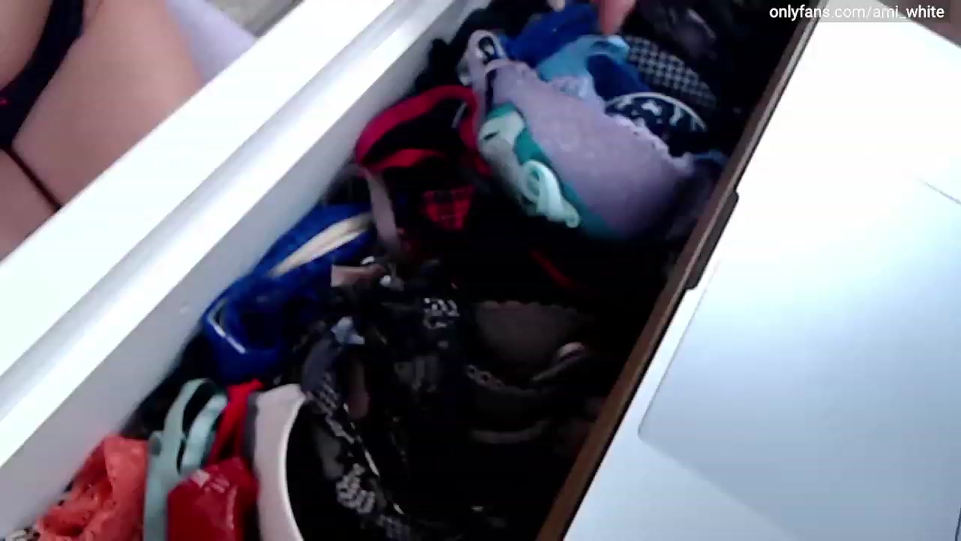 Gallery image thumbnail from Ami_White's myfreecams stream on, 01/22/2023, 13:44 image 1 of 20