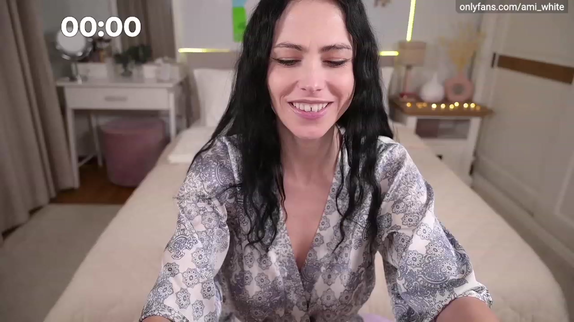 Gallery image thumbnail from Ami_White's myfreecams stream on, 01/27/2023, 18:32 image 11 of 20