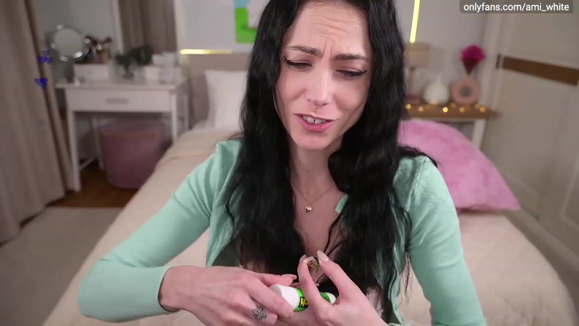 Gallery image thumbnail from Ami_White's myfreecams stream on, 01/30/2023, 18:18 image 19 of 20