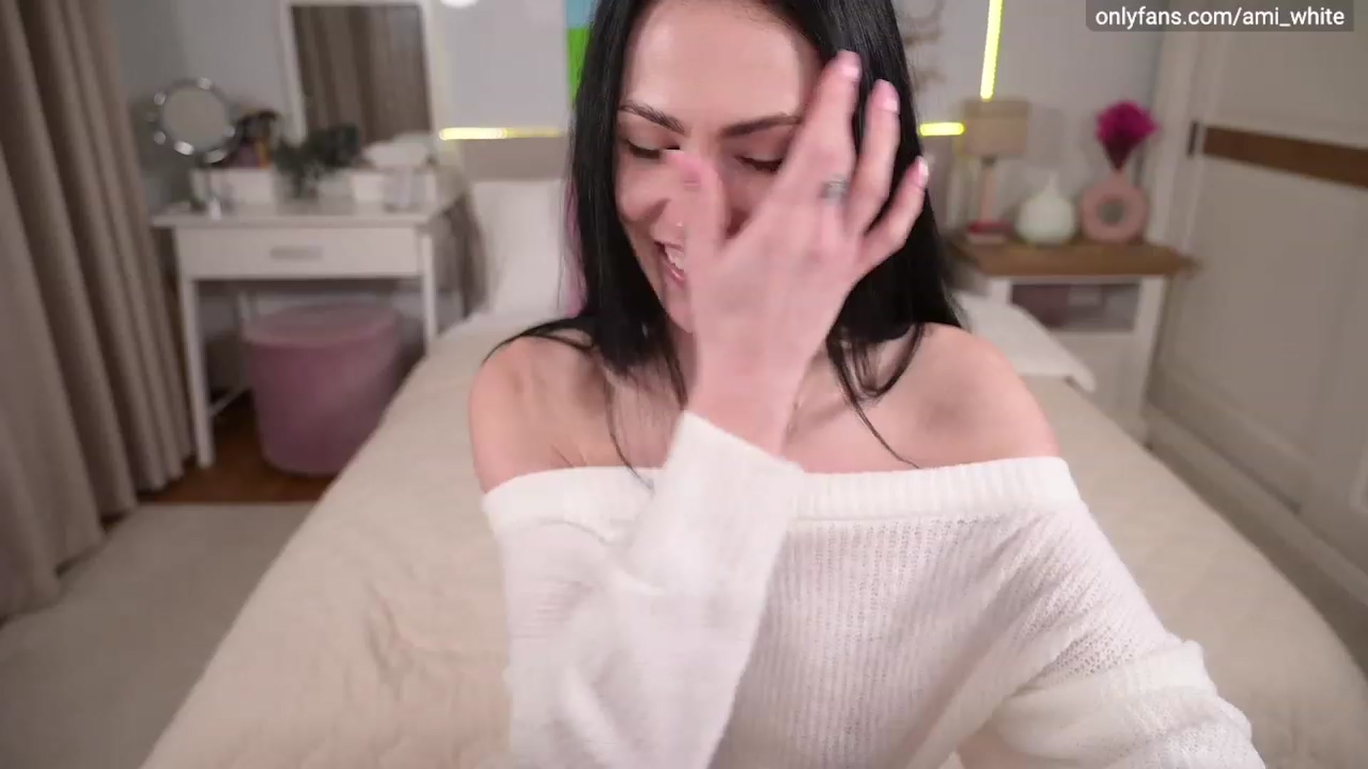 Gallery image thumbnail from Ami_White's myfreecams stream on, 02/18/2023, 19:24 image 14 of 20