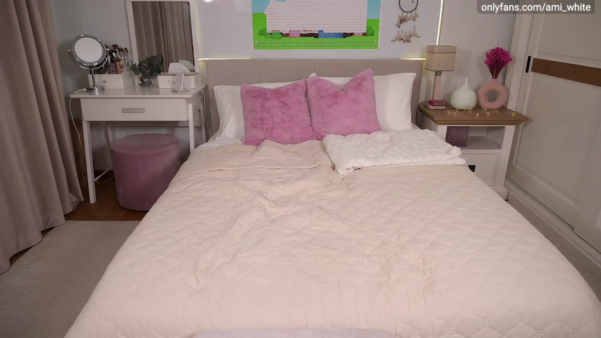 Gallery image thumbnail from Ami_White's myfreecams stream on, 02/20/2023, 19:07 image 10 of 20