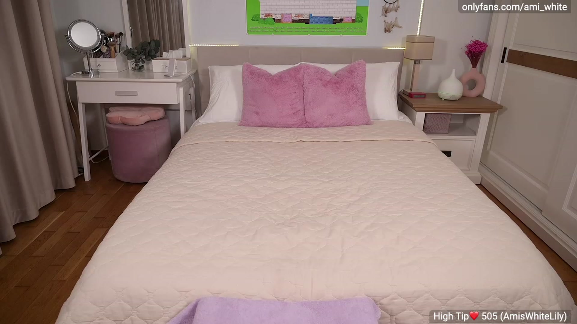 Gallery image thumbnail from Ami_White's myfreecams stream on, 03/31/2023, 03:20 image 15 of 20