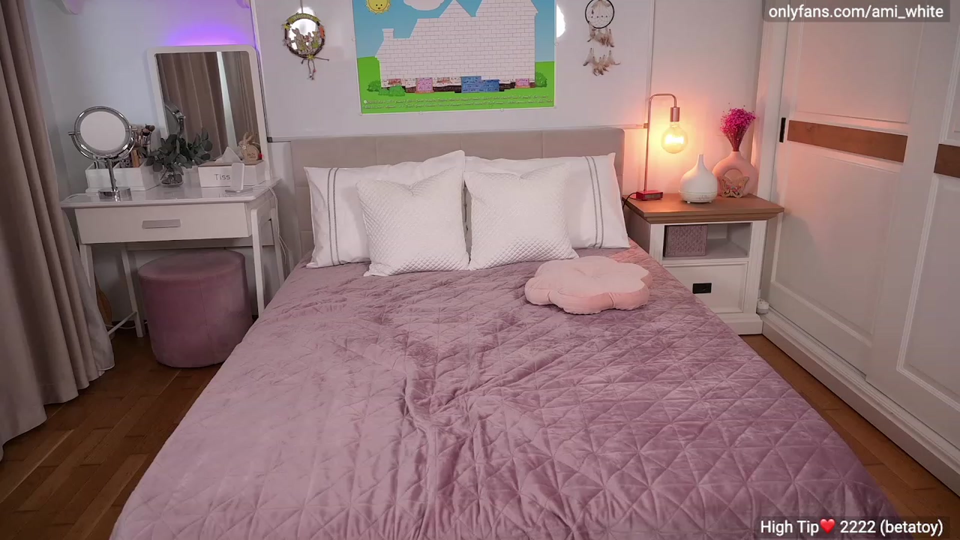 Gallery image thumbnail from Ami_White's myfreecams stream on, 04/09/2023, 06:19 image 18 of 20