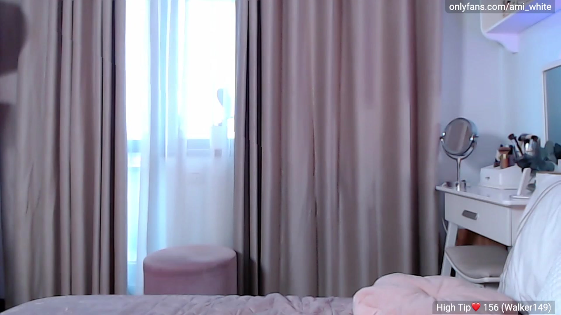 Gallery image thumbnail from Ami_White's myfreecams stream on, 04/27/2023, 16:29 image 2 of 20