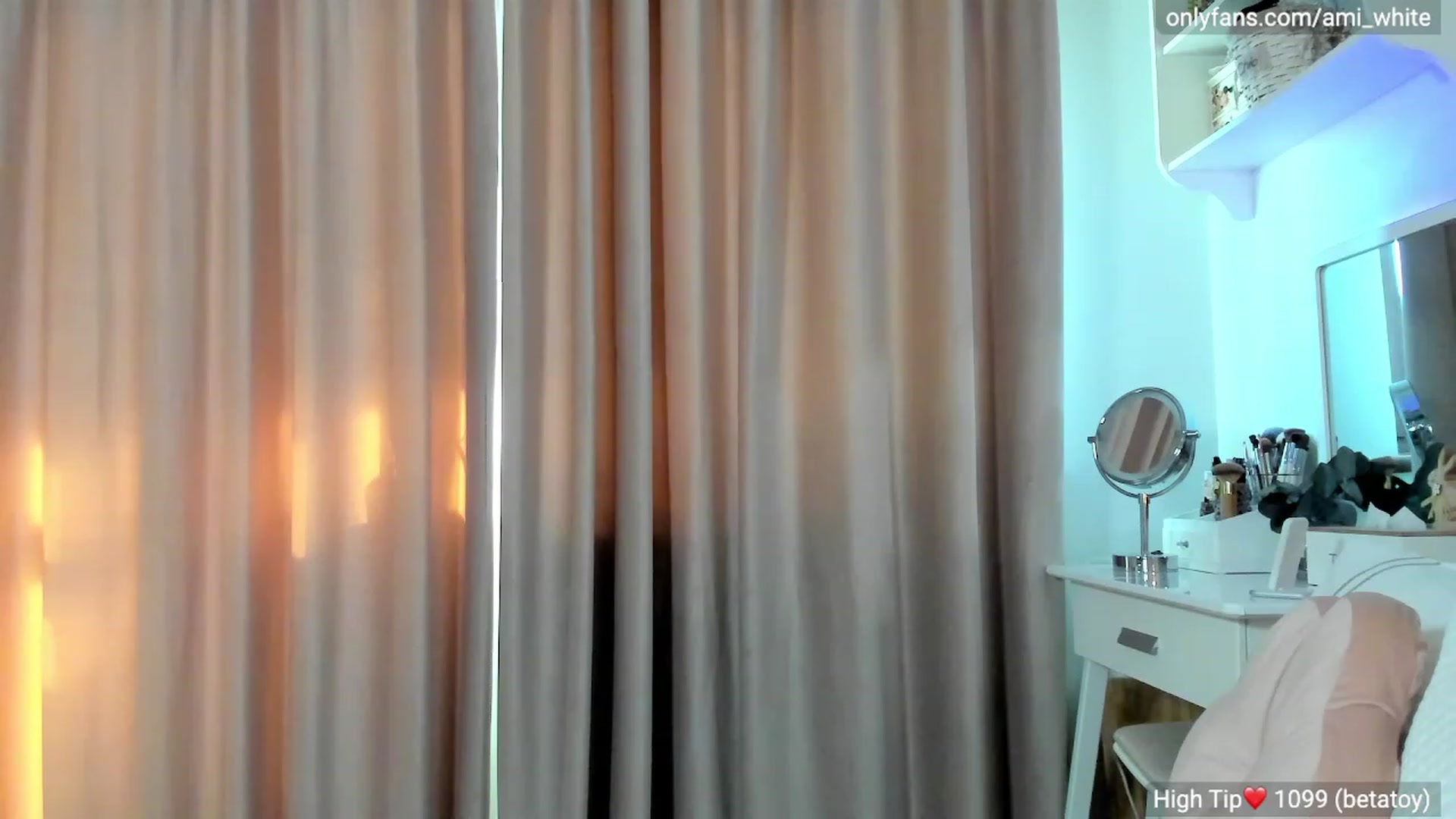 Gallery image thumbnail from Ami_White's myfreecams stream on, 04/30/2023, 06:19 image 18 of 20