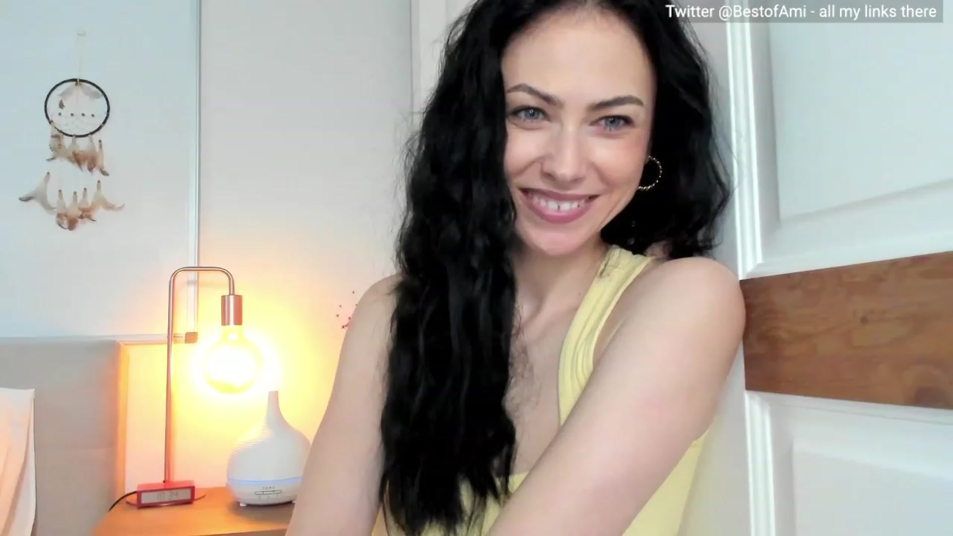 Gallery image thumbnail from Ami_White's myfreecams stream on, 05/28/2023, 07:48 image 14 of 20