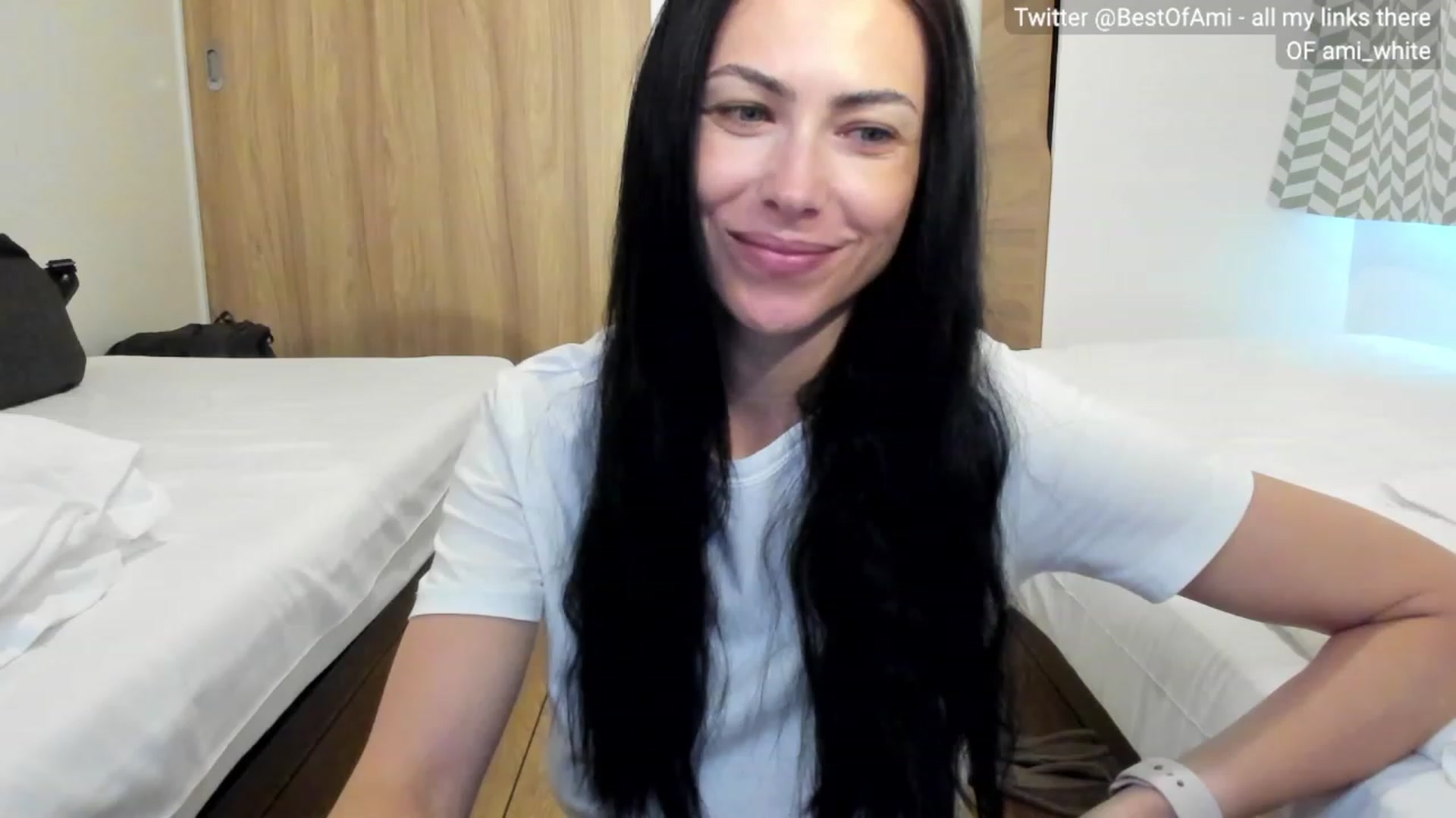 Gallery image thumbnail from Ami_White's myfreecams stream on, 07/28/2023, 07:42 image 6 of 20