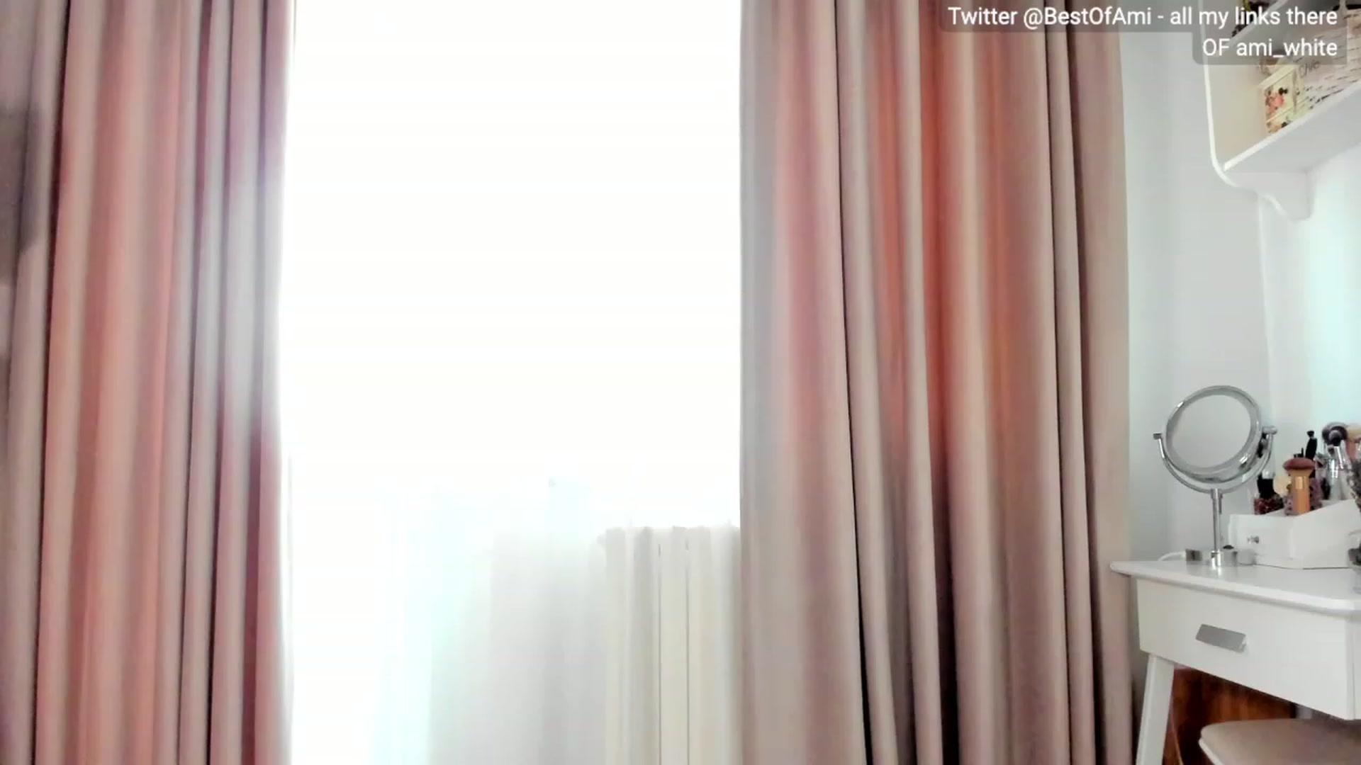 Gallery image thumbnail from Ami_White's myfreecams stream on, 08/07/2023, 10:45 image 11 of 20