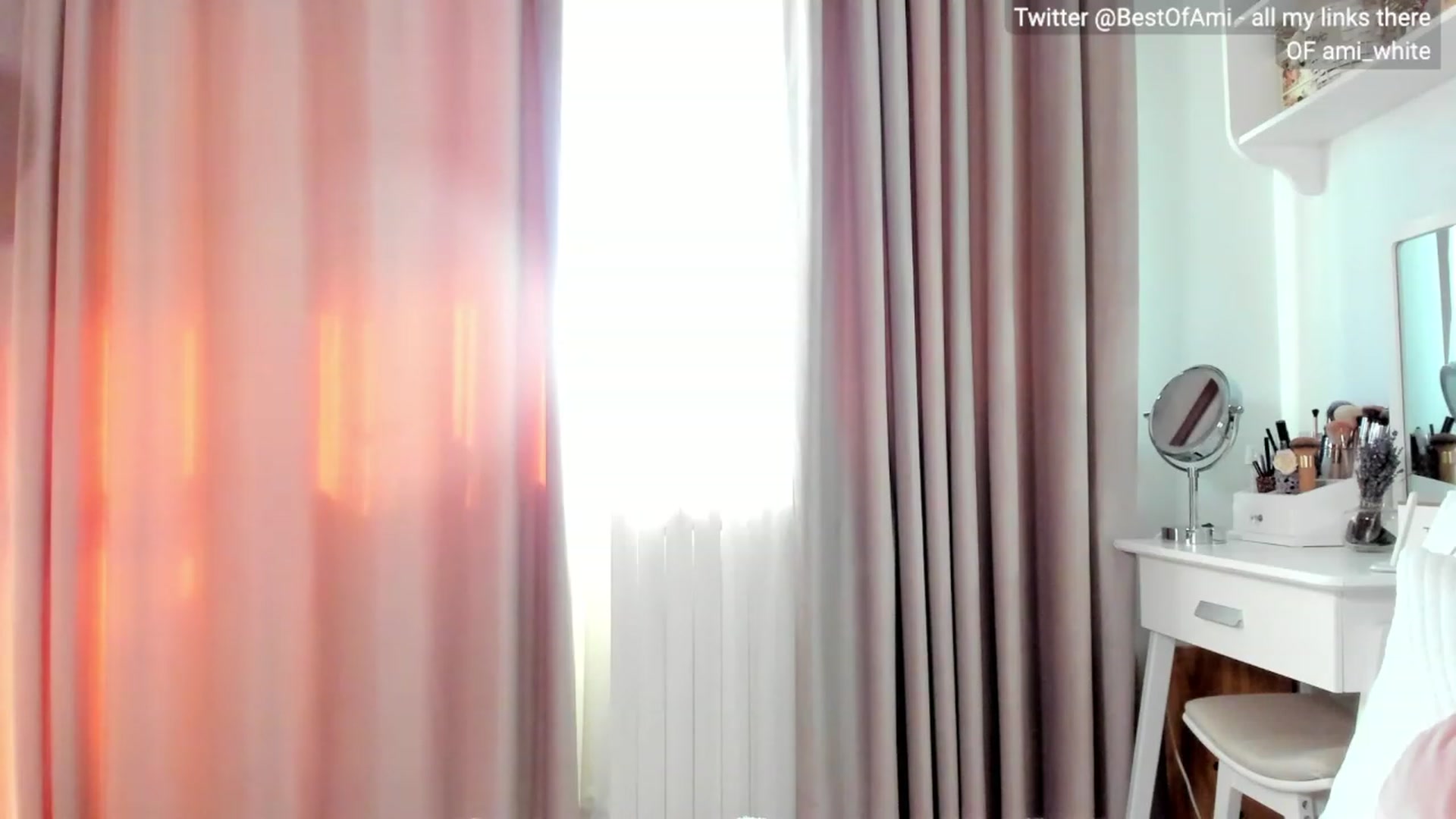 Gallery image thumbnail from Ami_White's myfreecams stream on, 08/19/2023, 07:22 image 10 of 20