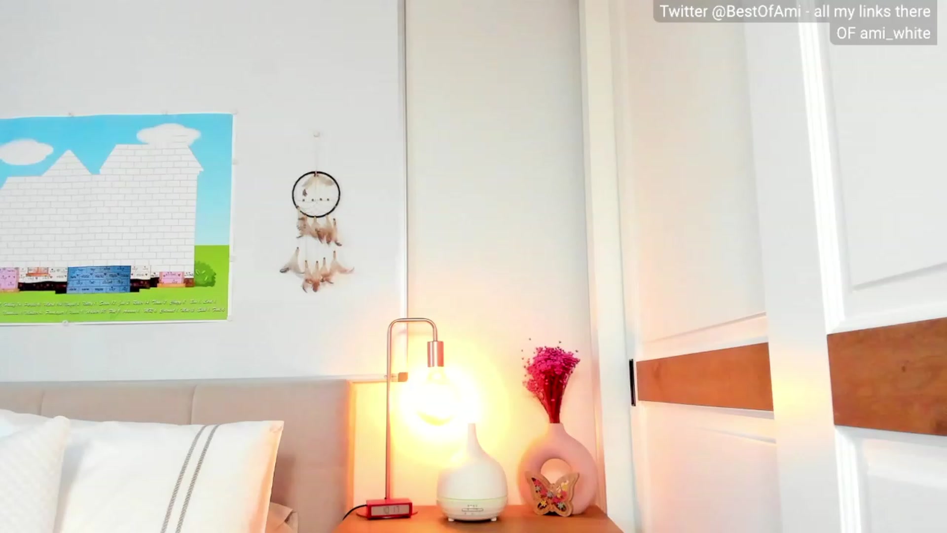 Gallery image thumbnail from Ami_White's myfreecams stream on, 09/18/2023, 07:25 image 17 of 20