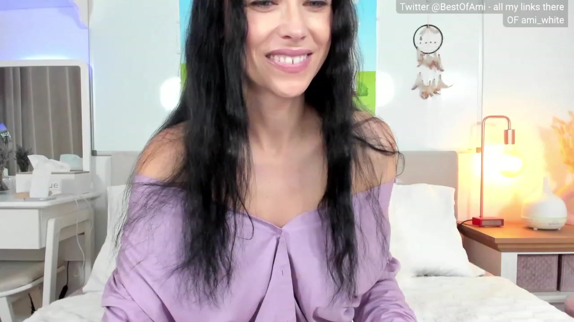 Gallery image thumbnail from Ami_White's myfreecams stream on, 11/12/2023, 04:04 image 6 of 20