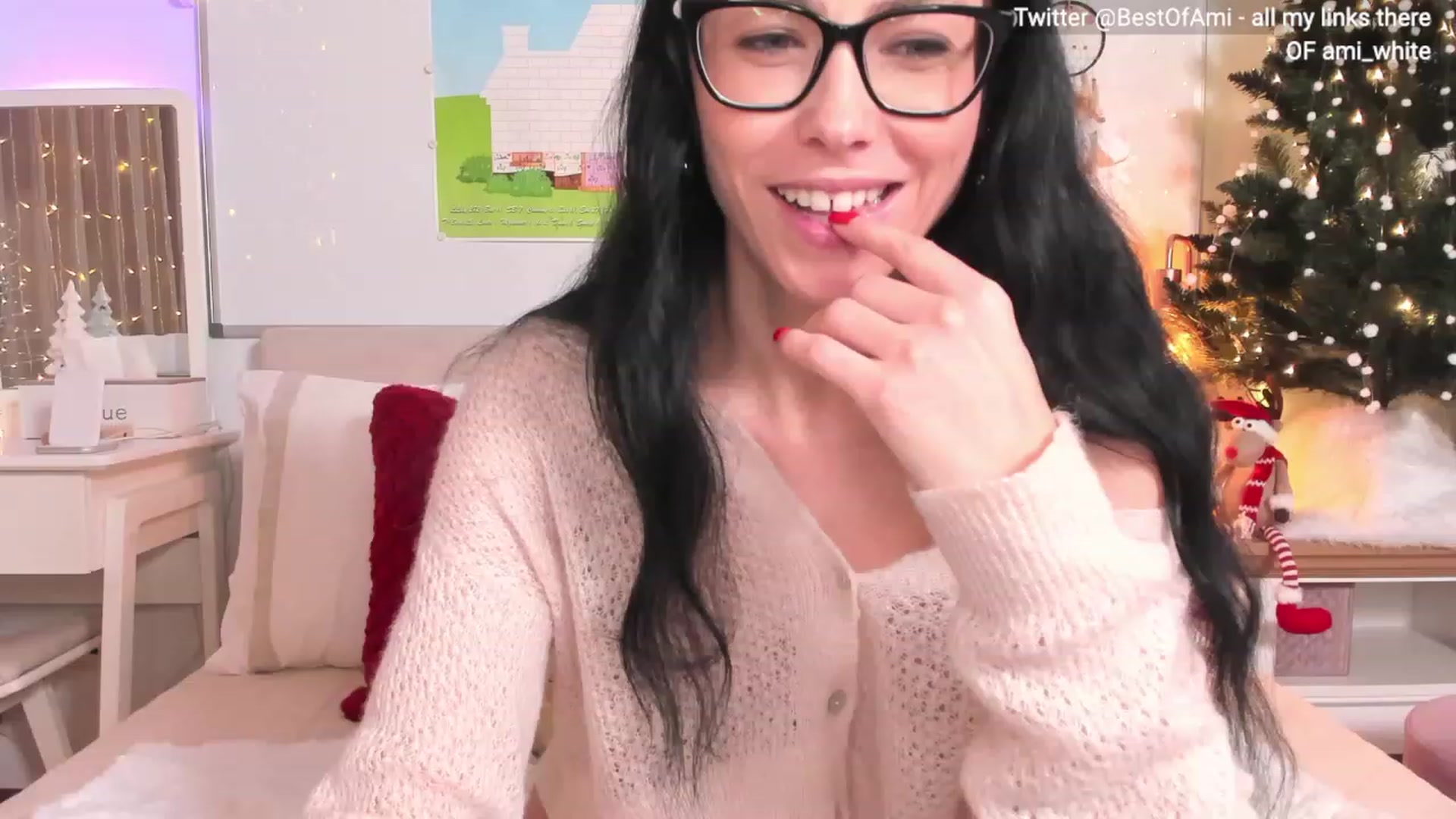 Gallery image thumbnail from Ami_White's myfreecams stream on, 12/21/2023, 07:45 image 1 of 20