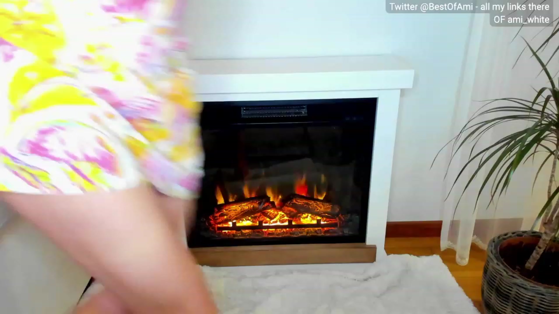 Gallery image thumbnail from Ami_White's myfreecams stream on, 03/12/2024, 07:17 image 8 of 20