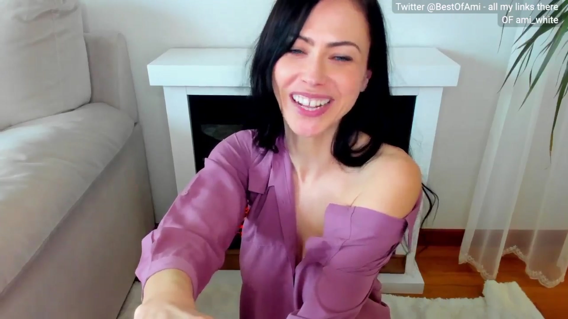 Gallery image thumbnail from Ami_White's myfreecams stream on, 03/22/2024, 06:50 image 16 of 20