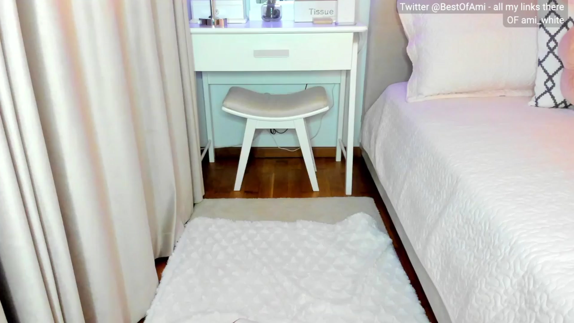 Gallery image thumbnail from Ami_White's myfreecams stream on, 04/09/2024, 03:41 image 13 of 20