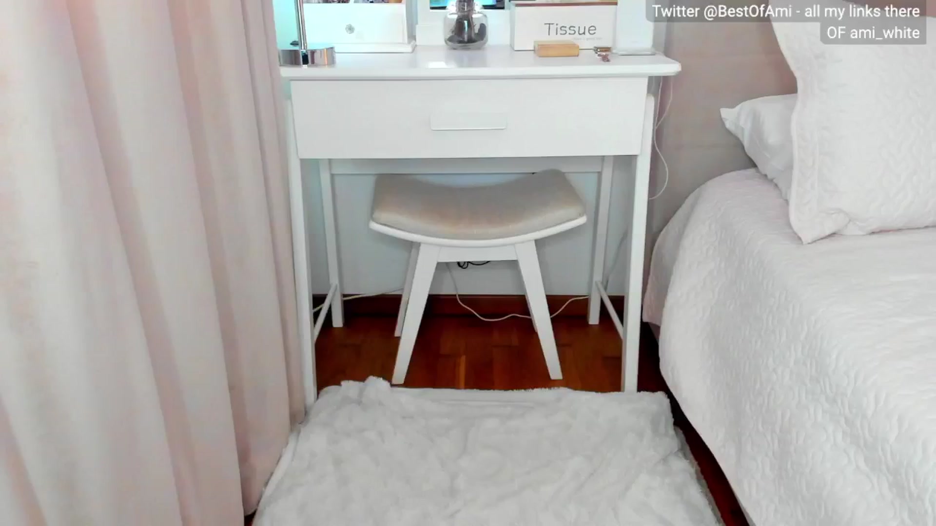 Gallery image thumbnail from Ami_White's myfreecams stream on, 05/09/2024, 12:47 image 9 of 20