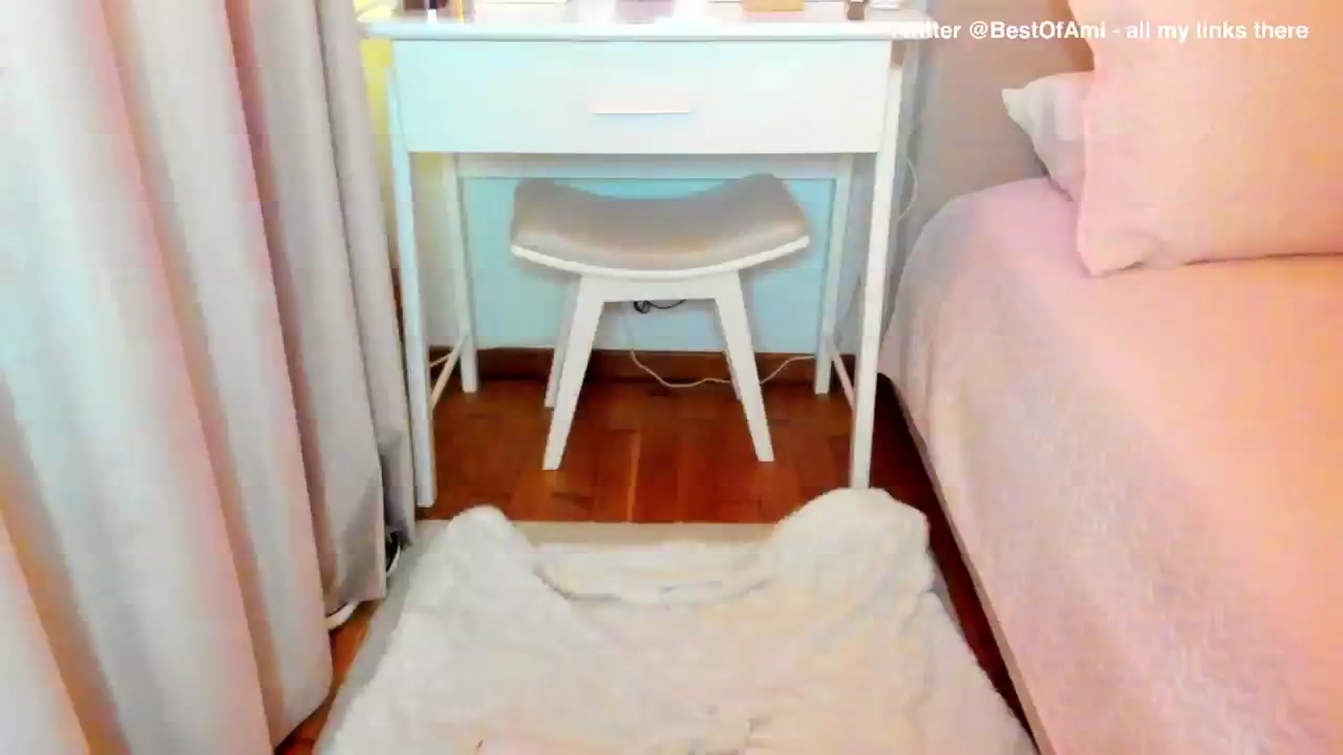 Gallery image thumbnail from Ami_White's myfreecams stream on, 05/11/2024, 03:59 image 4 of 20