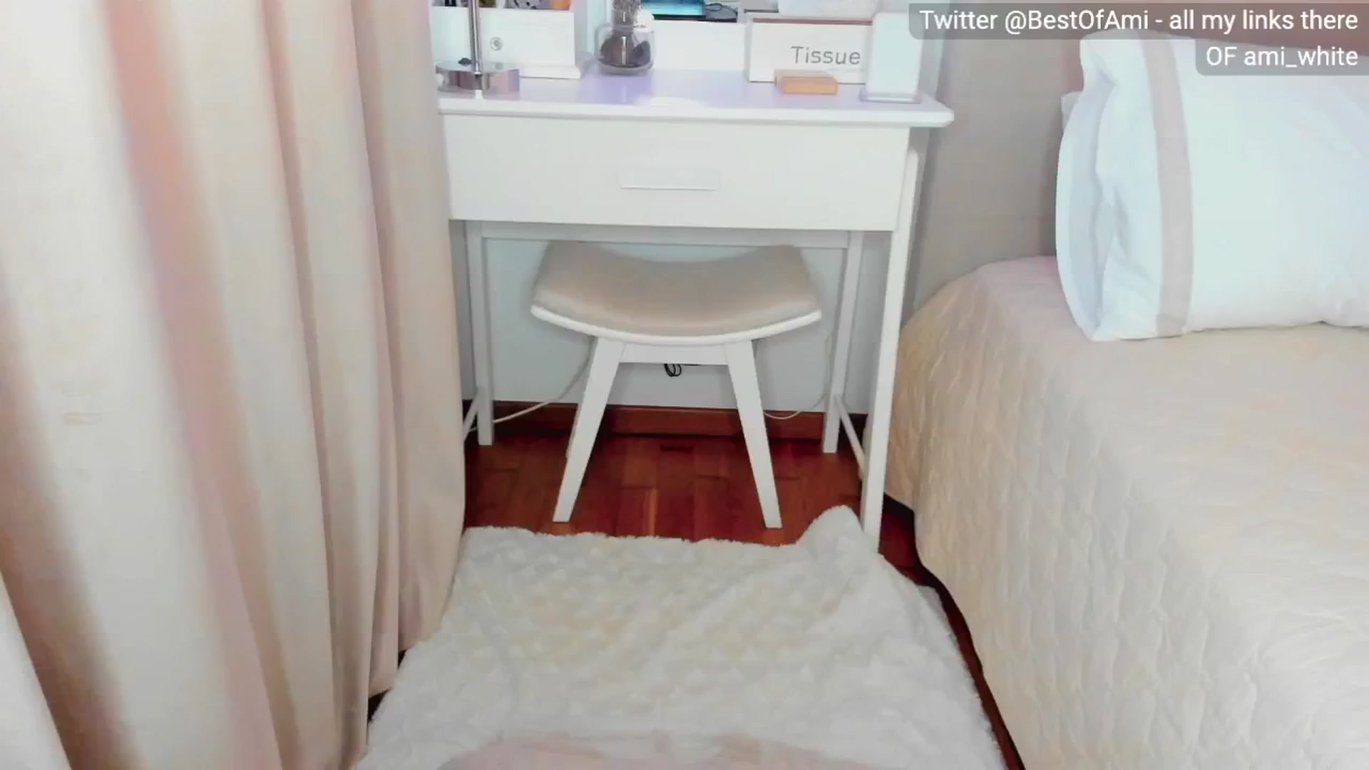 Gallery image thumbnail from Ami_White's myfreecams stream on, 10/05/2024, 08:33 image 16 of 20
