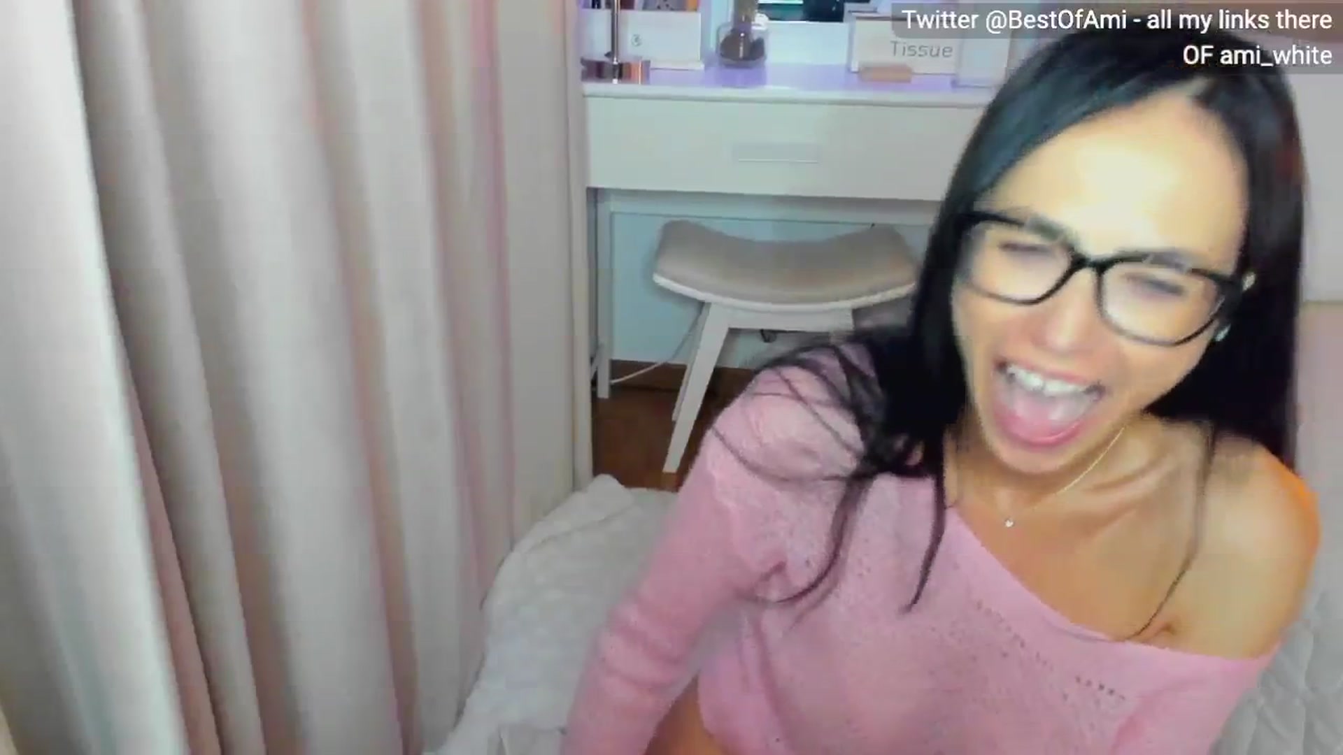 Gallery image thumbnail from Ami_White's myfreecams stream on, 10/07/2024, 19:49 image 13 of 20