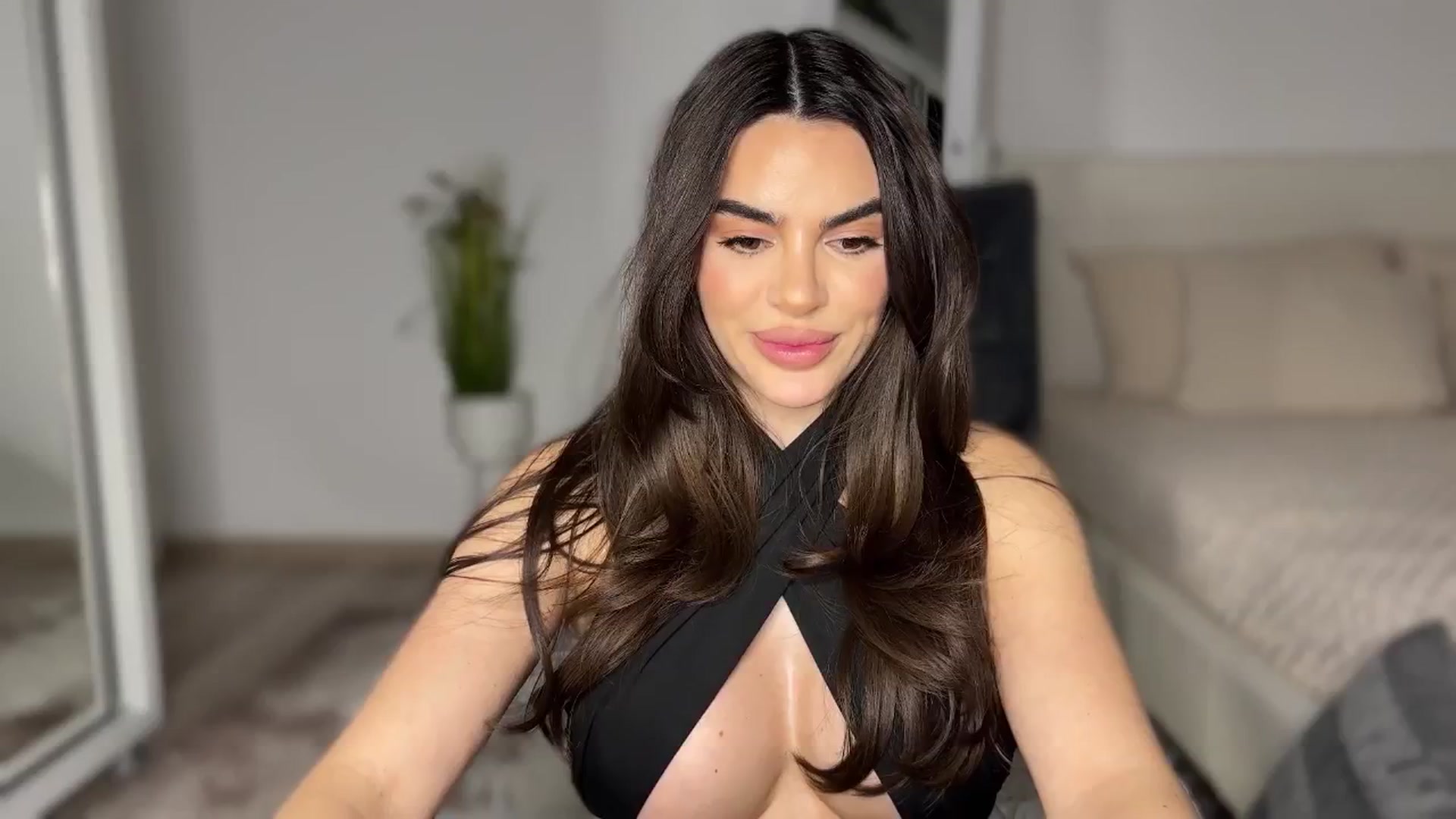 Gallery image thumbnail from Ami_loveee's myfreecams stream on, 02/18/2025, 21:53 image 11 of 20