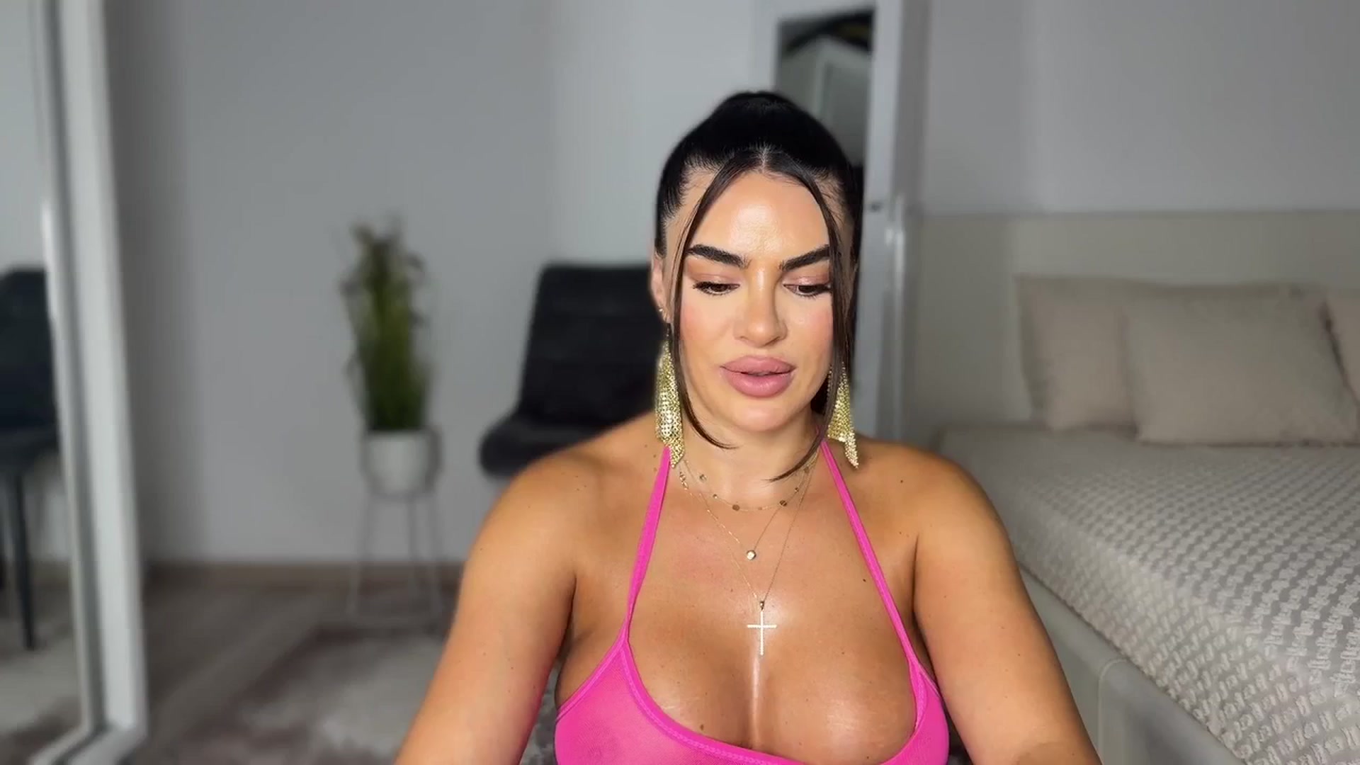 Gallery image thumbnail from Ami_loveee's myfreecams stream on, 07/12/2025, 20:23 image 7 of 20