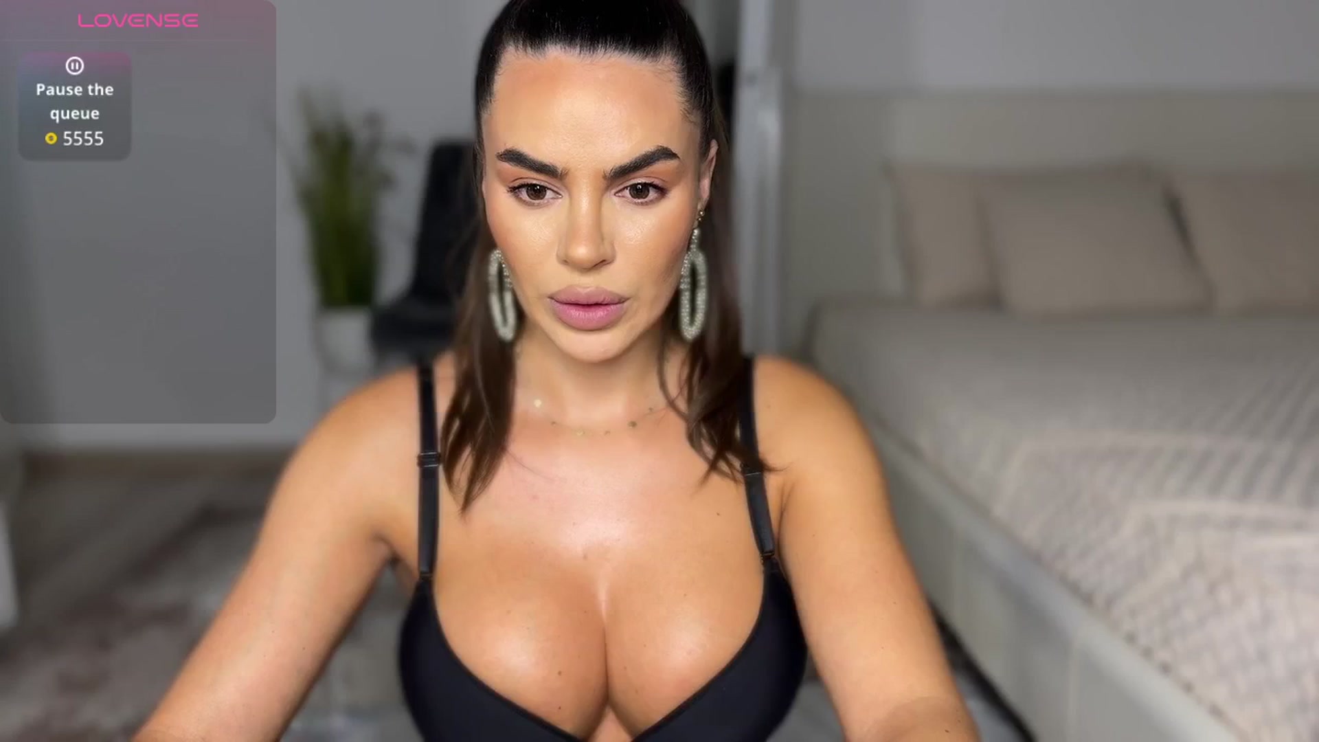 Gallery image thumbnail from Ami_loveee's myfreecams stream on, 10/10/2025, 19:25 image 10 of 20