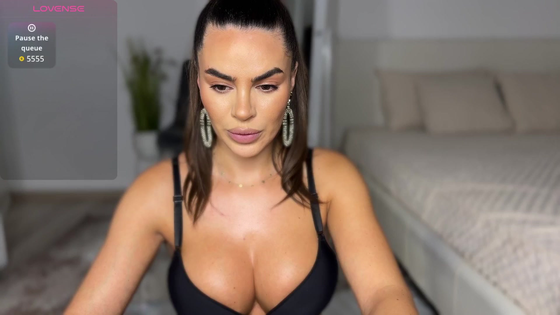 Gallery image thumbnail from Ami_loveee's myfreecams stream on, 10/10/2025, 19:25 image 2 of 20