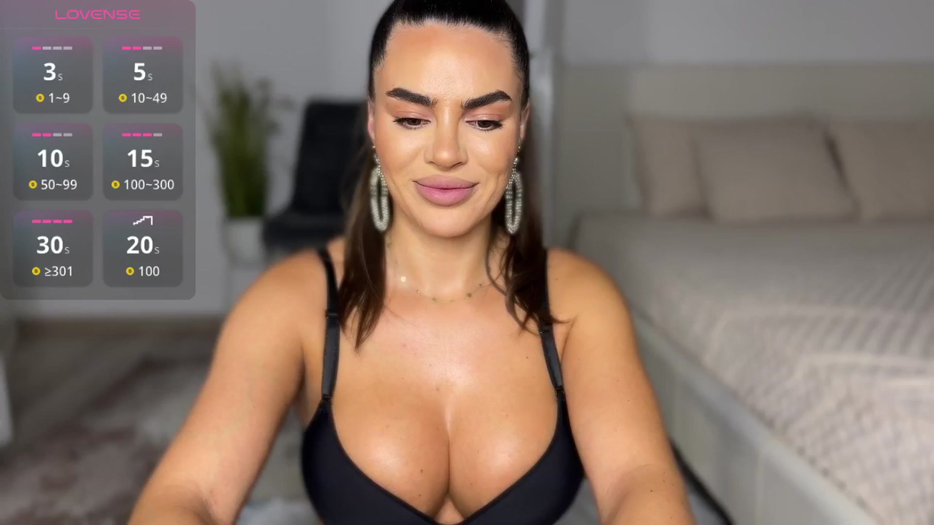 Gallery image thumbnail from Ami_loveee's myfreecams stream on, 10/10/2025, 19:25 image 15 of 20