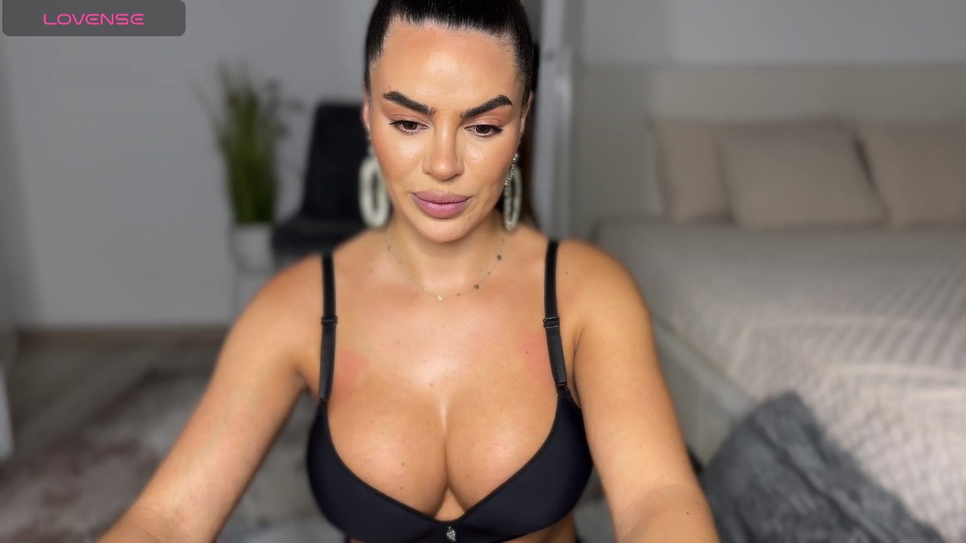 Gallery image thumbnail from Ami_loveee's myfreecams stream on, 10/10/2025, 20:51 image 8 of 20