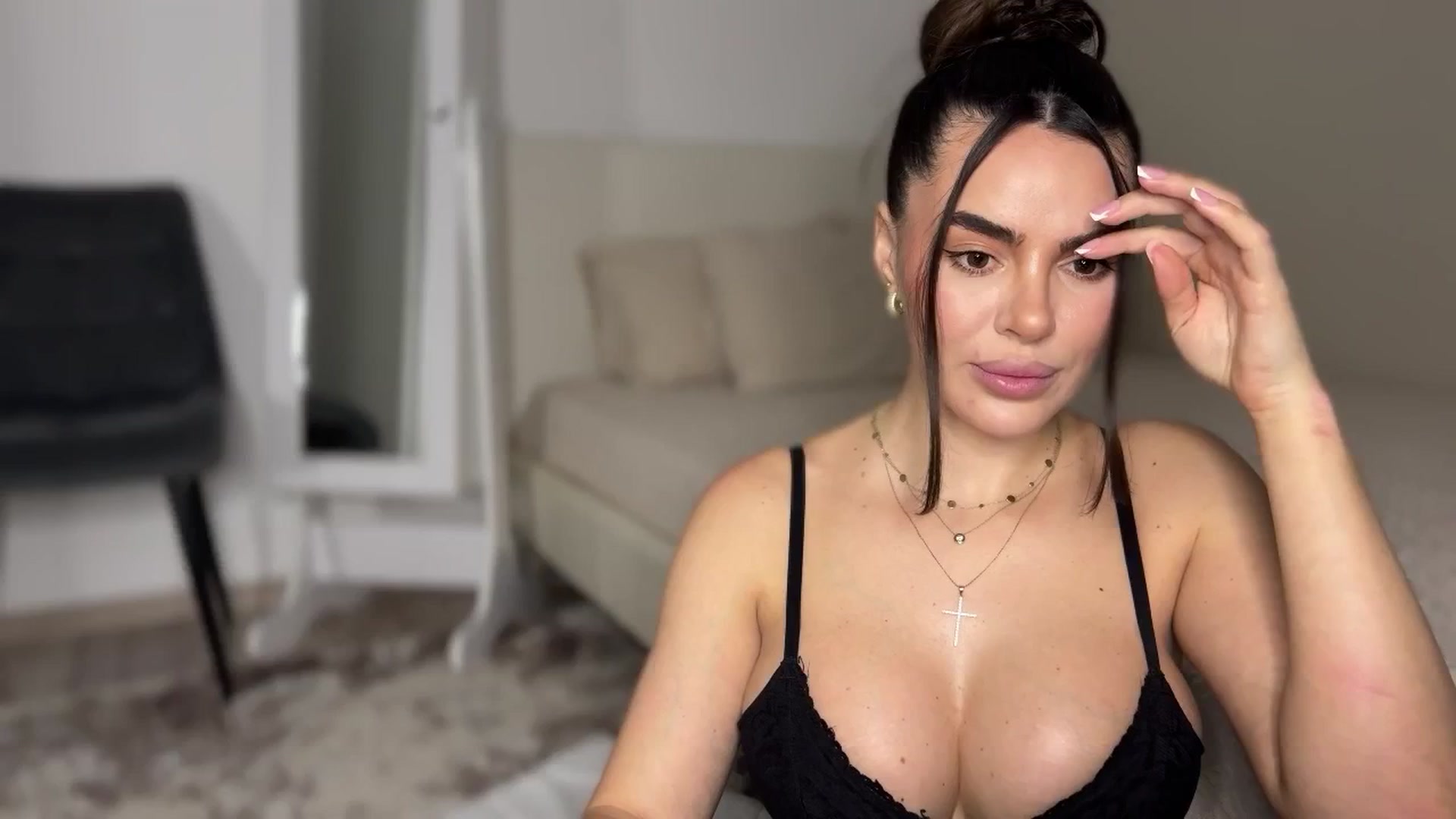 Gallery image thumbnail from Ami_loveee's myfreecams stream on, 04/07/2026, 20:19 image 3 of 20