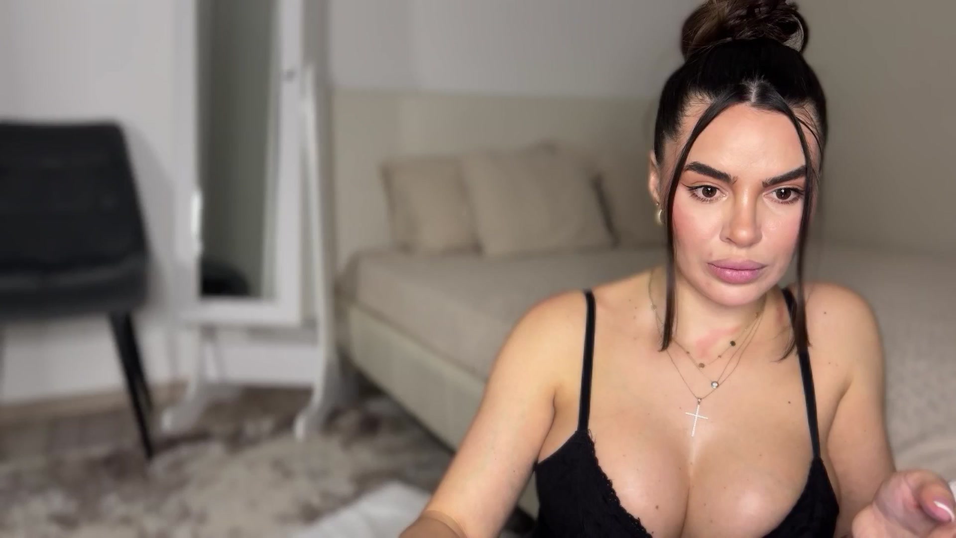 Gallery image thumbnail from Ami_loveee's myfreecams stream on, 04/07/2026, 20:19 image 19 of 20