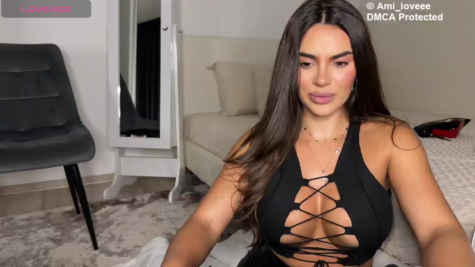 Gallery image thumbnail from Ami_loveee's myfreecams stream on, 08/19/2026, 21:38 image 6 of 20