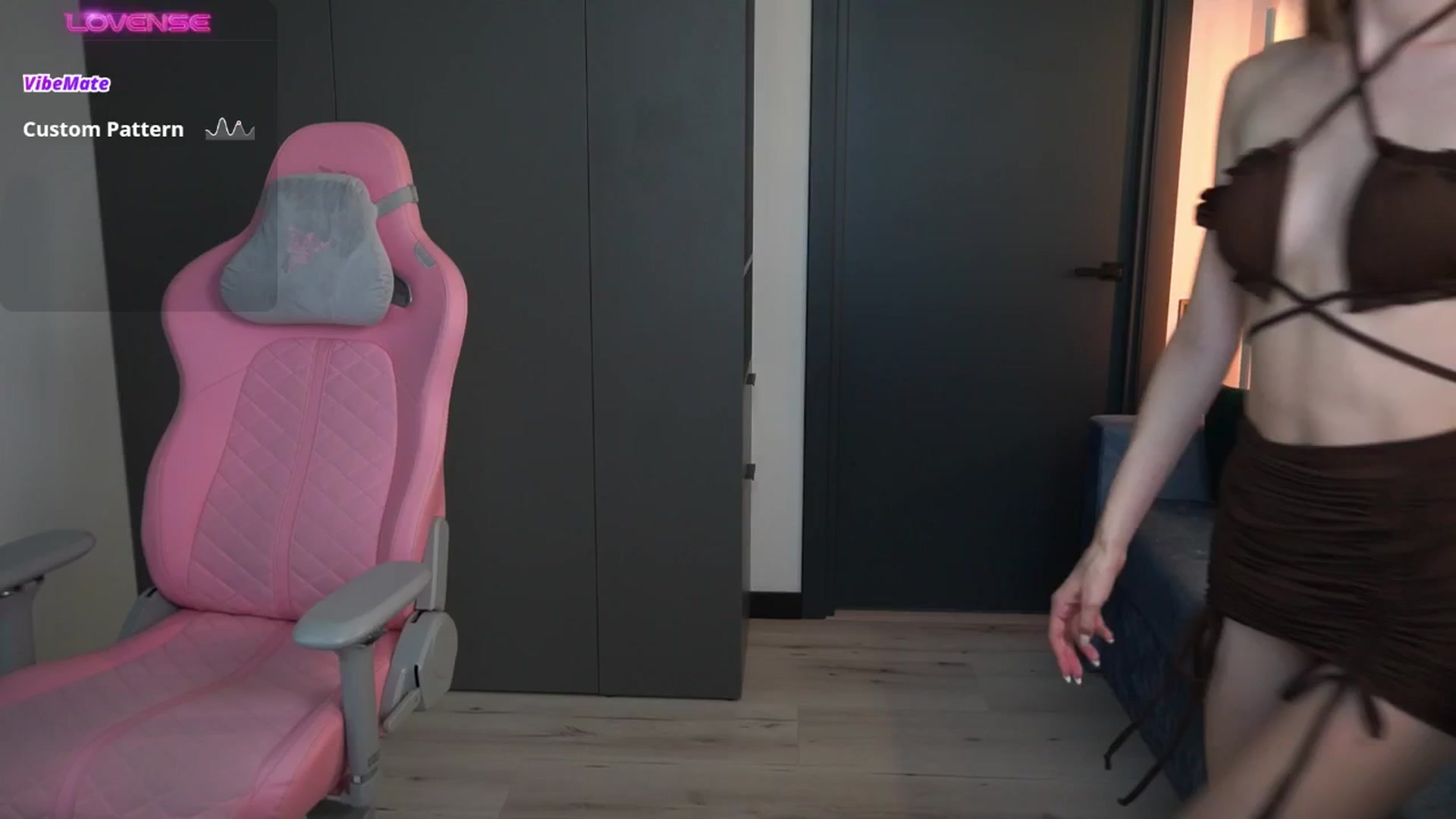 Gallery image thumbnail from Ami_mun's myfreecams stream on, 09/21/2024, 17:16 image 4 of 20