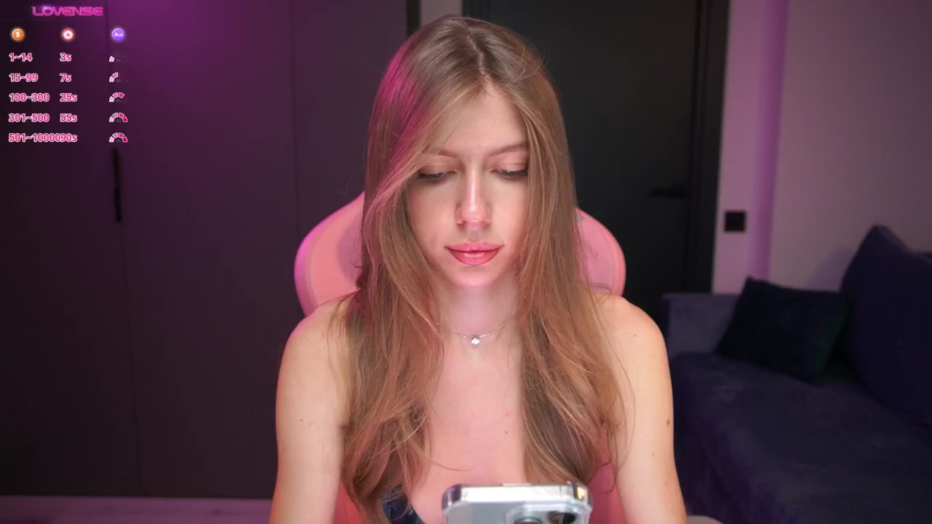 Gallery image thumbnail from Ami_mun's myfreecams stream on, 10/25/2024, 17:28 image 12 of 20