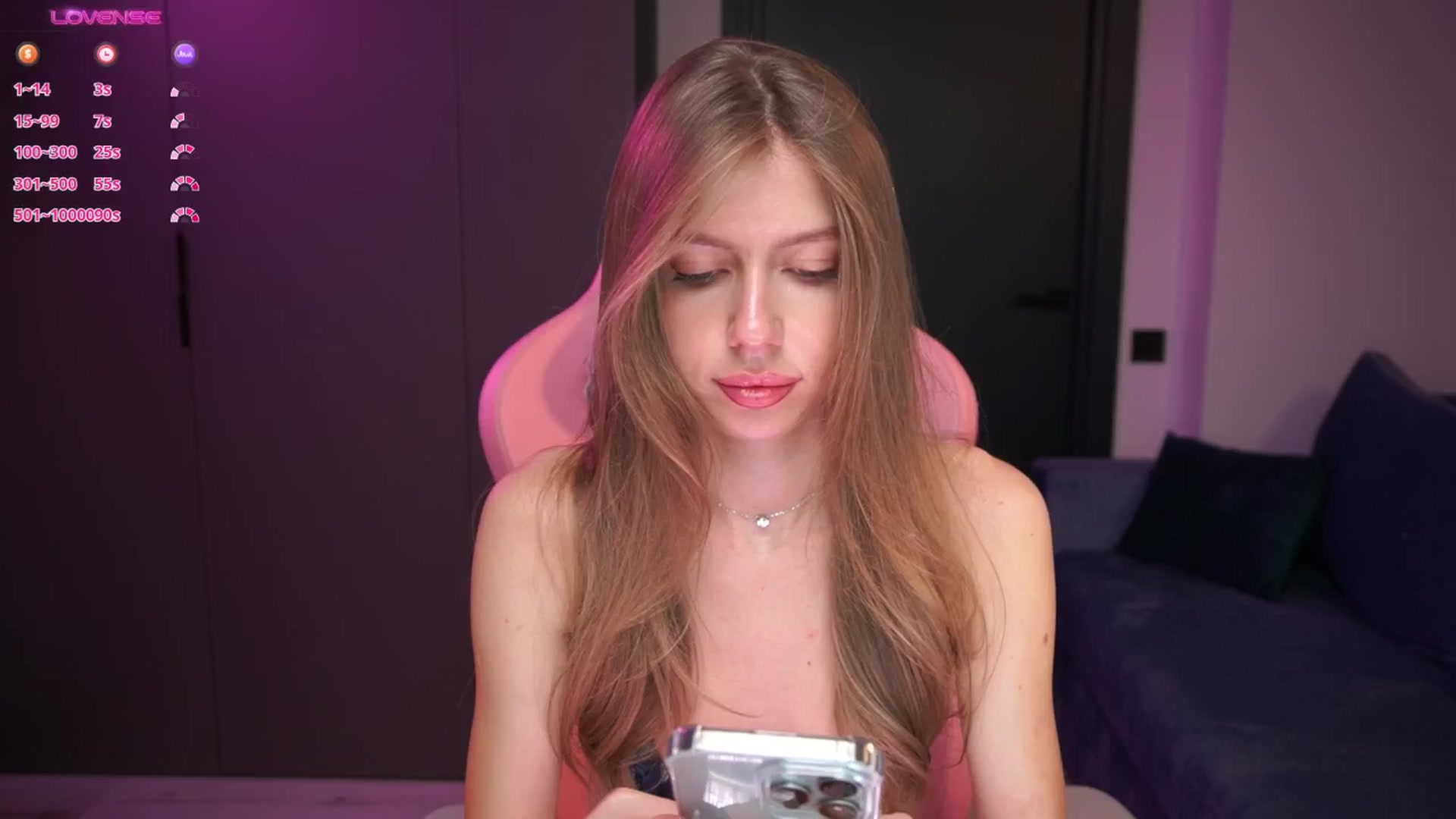 Gallery image thumbnail from Ami_mun's myfreecams stream on, 10/25/2024, 17:28 image 9 of 20
