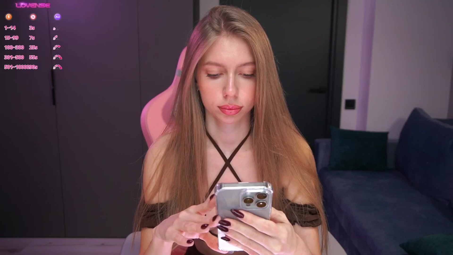 Gallery image thumbnail from Ami_mun's myfreecams stream on, 10/27/2024, 09:08 image 6 of 20