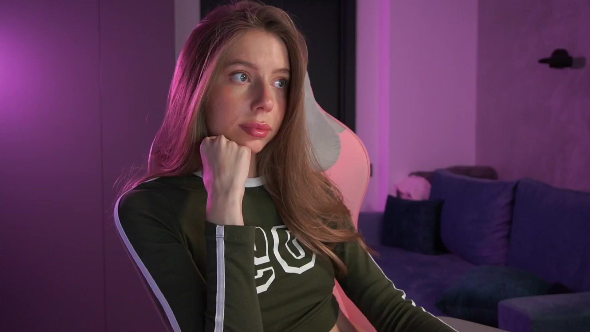 Gallery image thumbnail from Ami_mun's myfreecams stream on, 02/23/2025, 18:54 image 4 of 20