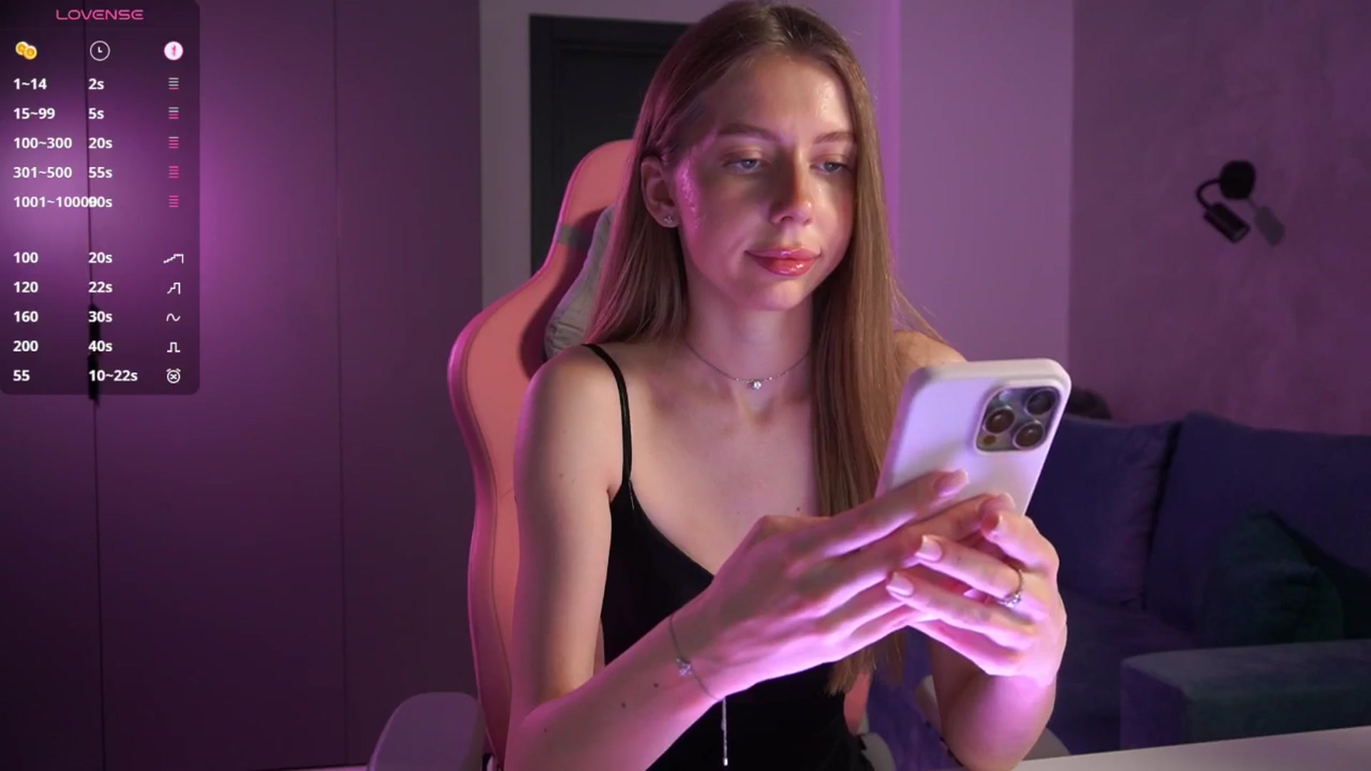 Gallery image thumbnail from Ami_mun's myfreecams stream on, 03/23/2025, 15:40 image 11 of 20