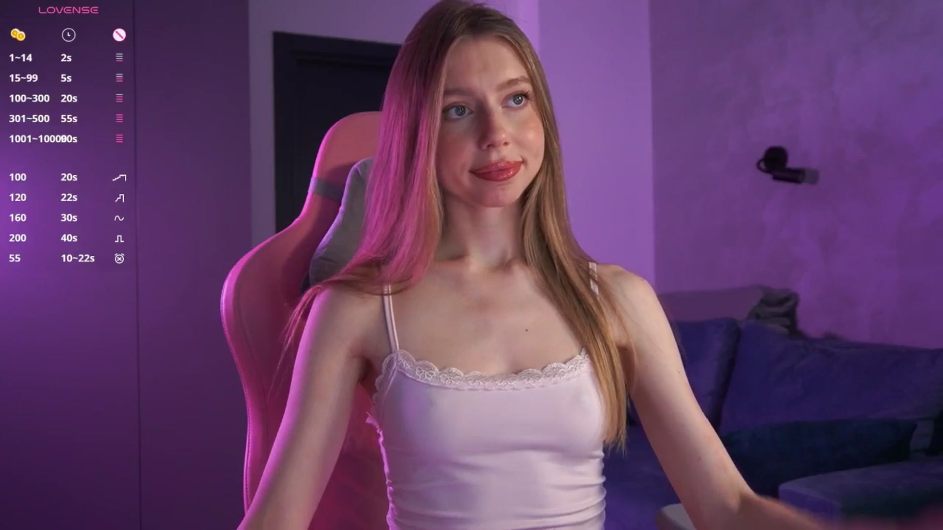Gallery image thumbnail from Ami_mun's myfreecams stream on, 05/18/2025, 15:31 image 7 of 20