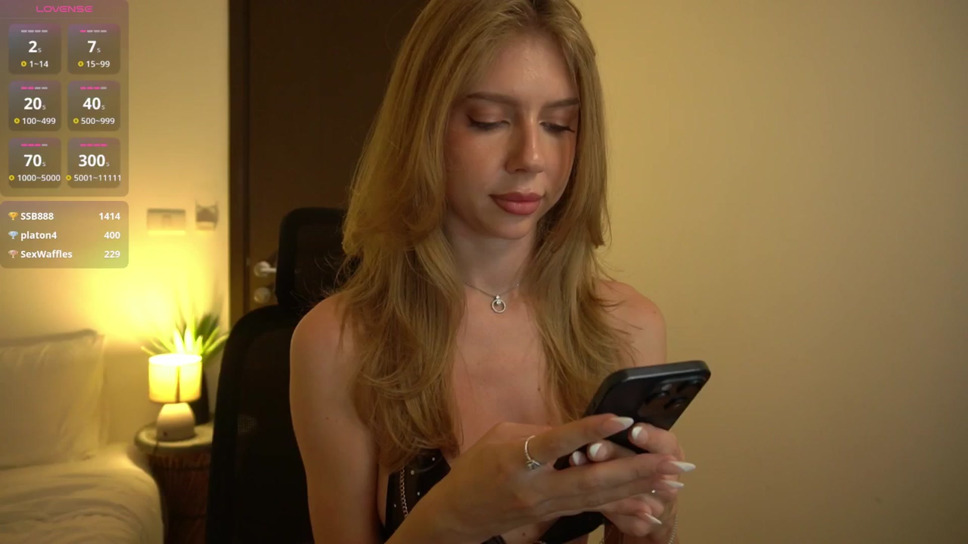 Gallery image thumbnail from Ami_mun's myfreecams stream on, 03/22/2026, 14:51 image 4 of 20
