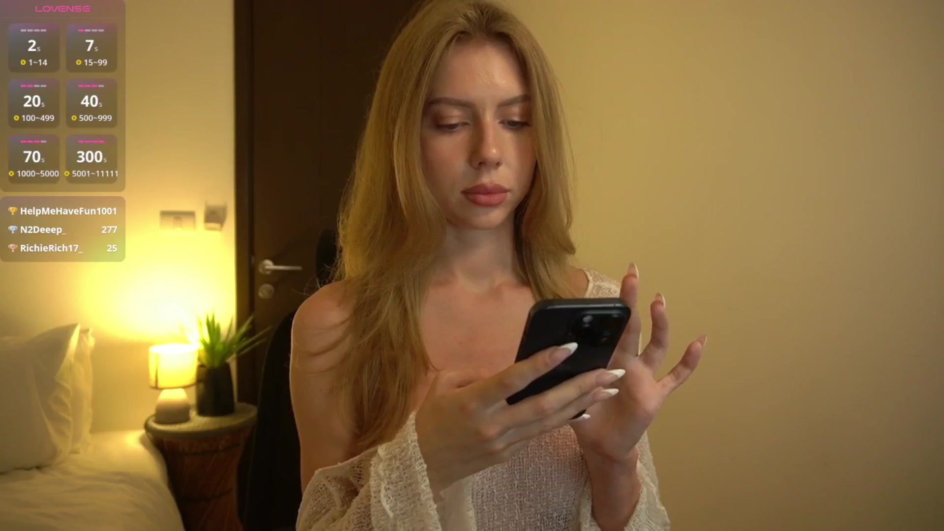 Gallery image thumbnail from Ami_mun's myfreecams stream on, 04/05/2026, 13:42 image 16 of 20