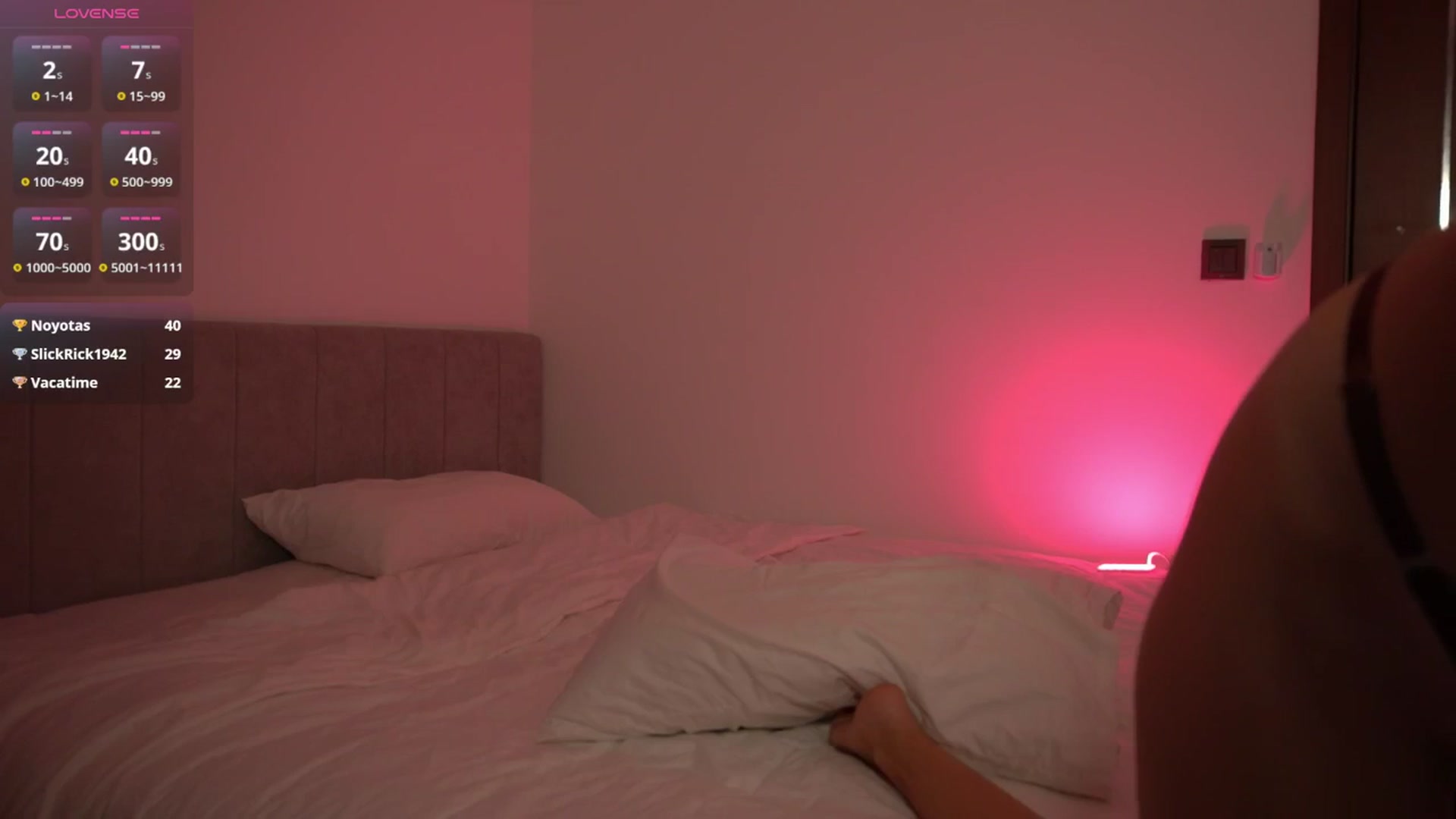 Gallery image thumbnail from Ami_mun's myfreecams stream on, 05/01/2026, 14:54 image 15 of 20