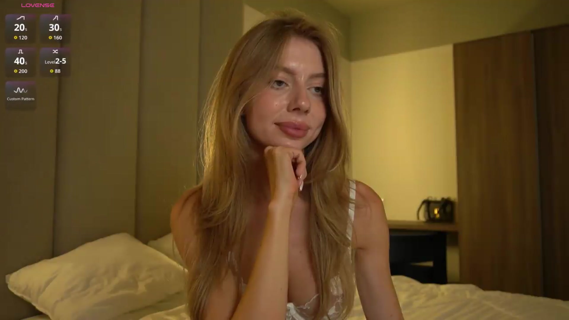 Gallery image thumbnail from Ami_mun's myfreecams stream on, 07/19/2026, 17:32 image 17 of 20