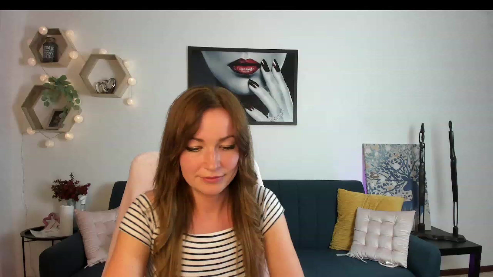 Gallery image thumbnail from Amia_Miley18's myfreecams stream on, 06/16/2023, 21:58 image 3 of 20