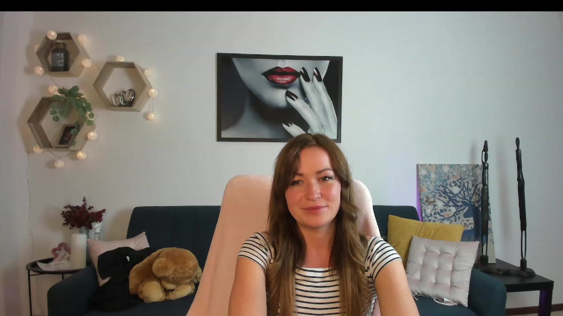 Gallery image thumbnail from Amia_Miley18's myfreecams stream on, 06/16/2023, 23:50 image 3 of 20
