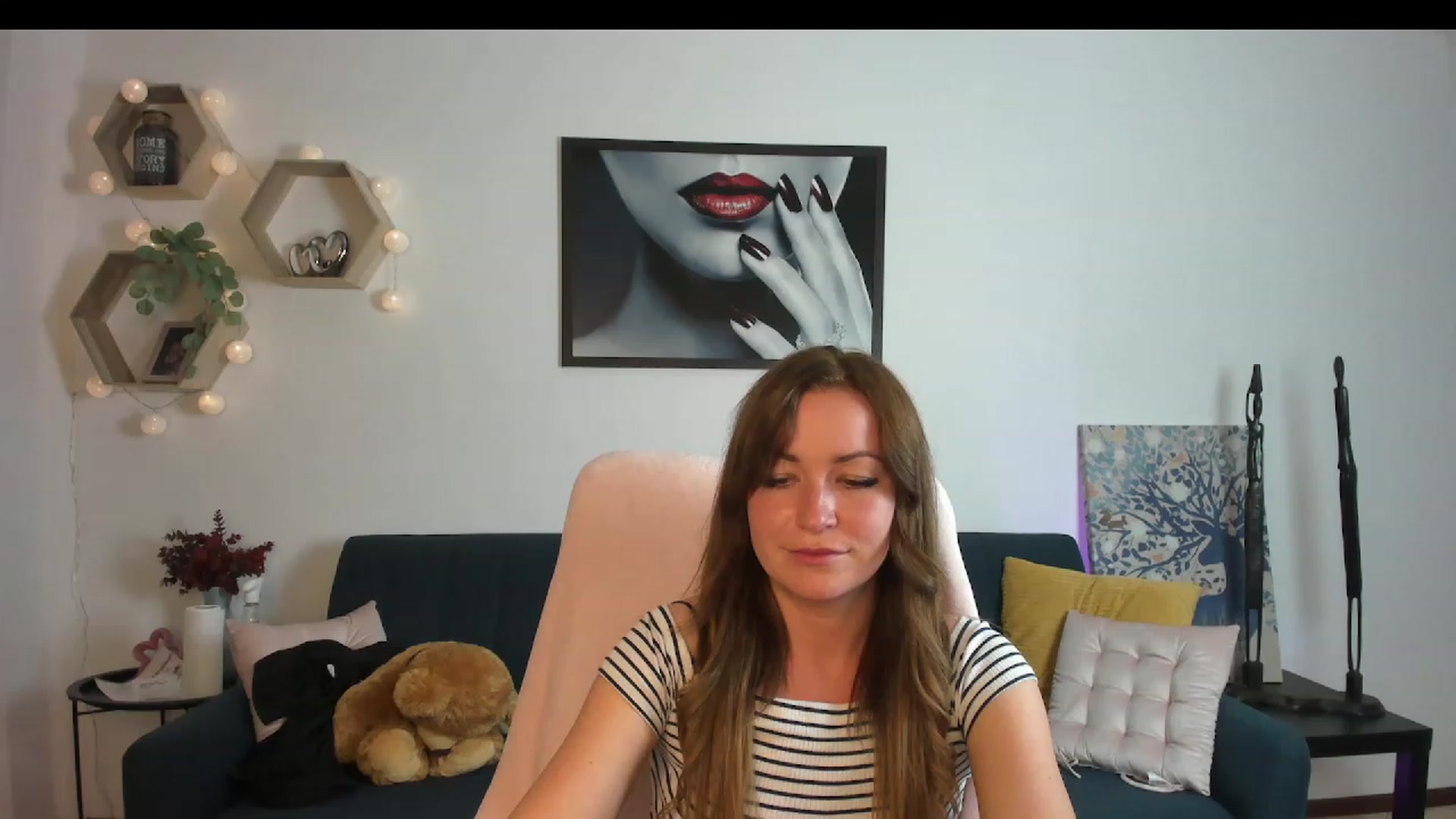 Gallery image thumbnail from Amia_Miley18's myfreecams stream on, 06/16/2023, 23:50 image 8 of 20