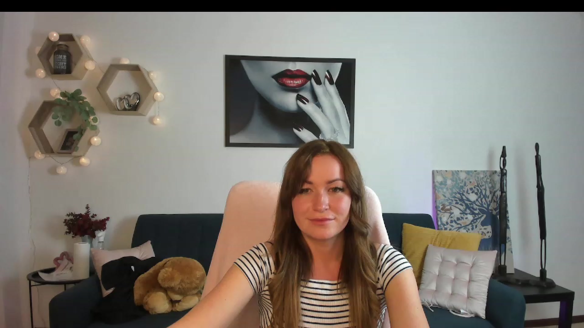 Gallery image thumbnail from Amia_Miley18's myfreecams stream on, 06/16/2023, 23:50 image 7 of 20