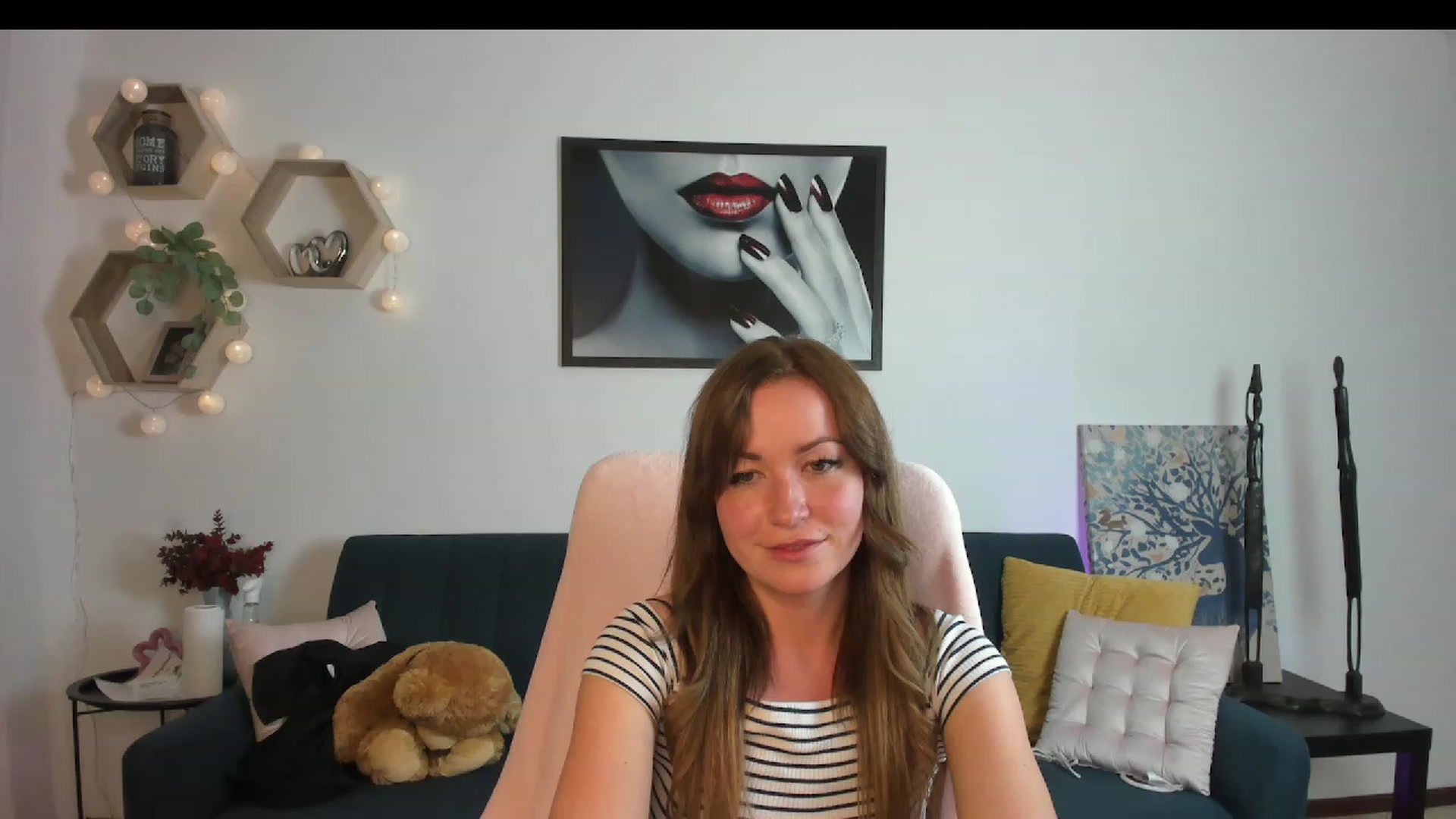 Gallery image thumbnail from Amia_Miley18's myfreecams stream on, 06/16/2023, 23:50 image 16 of 20